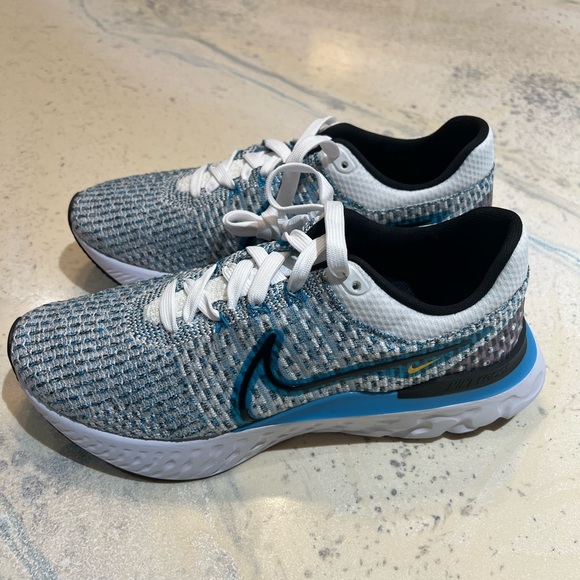 Nike react infinity run flyknit 3 shoes men’s 8.5 US blue orbit DH5392 102 - Picture 2 of 6